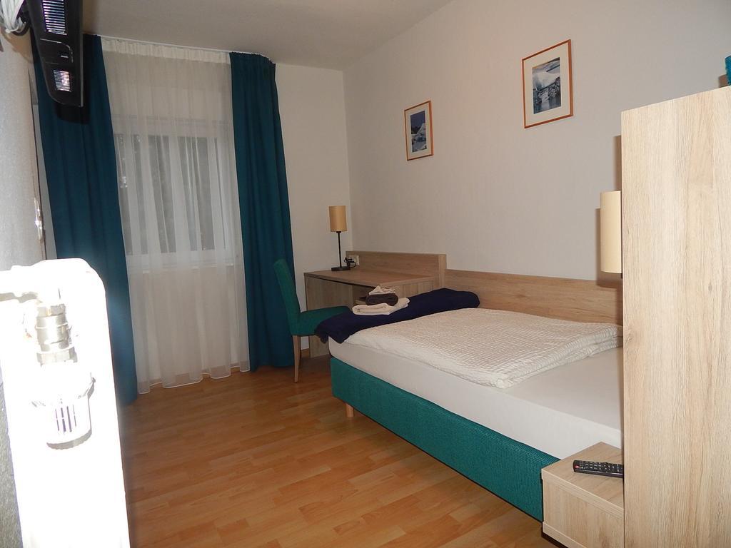 Hotel-Lindenhof Rauschenberg Buitenkant foto