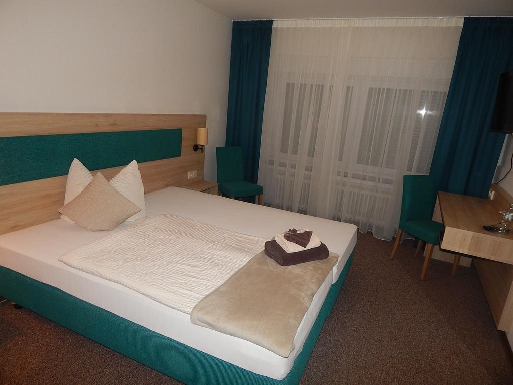 Hotel-Lindenhof Rauschenberg Buitenkant foto