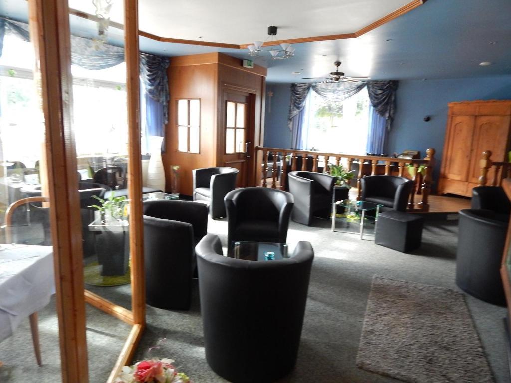 Hotel-Lindenhof Rauschenberg Buitenkant foto